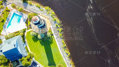 黑白灯塔鸟瞰图