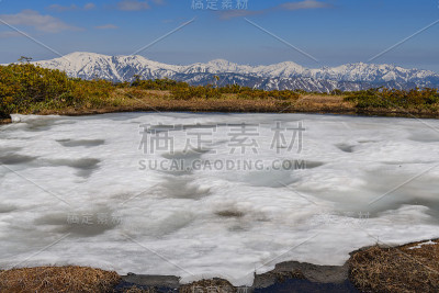 熊泽watashiro和hiragatake山的春天