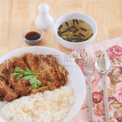 鸡肉炒饭