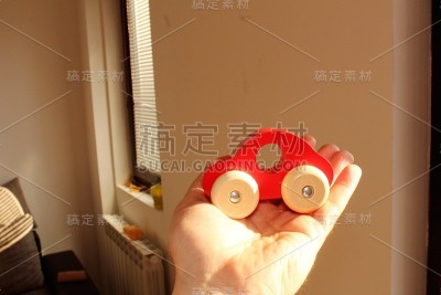 木车在手。