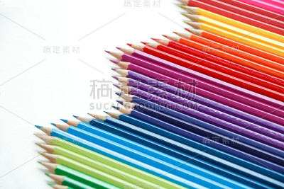 玩彩色铅笔