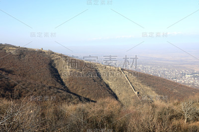 西格纳吉镇的老墙
