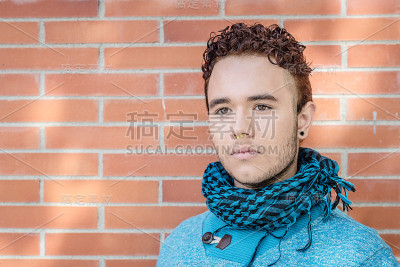 街上的男孩