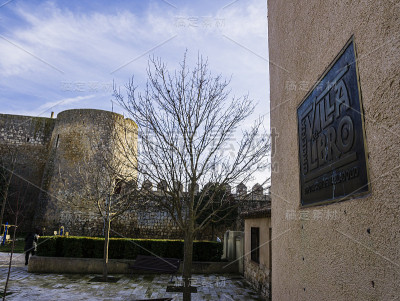 Urueña Wall