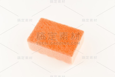 泡沫橡胶海绵隔离在白色背景上用于洗盘子