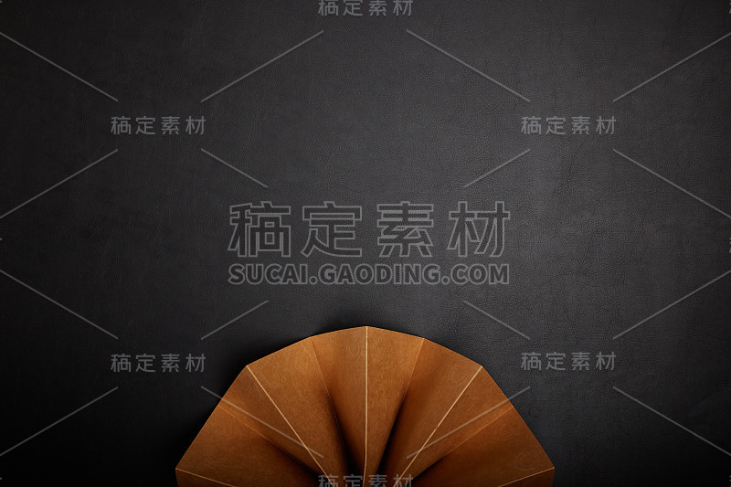 办公桌子与配件。俯视图