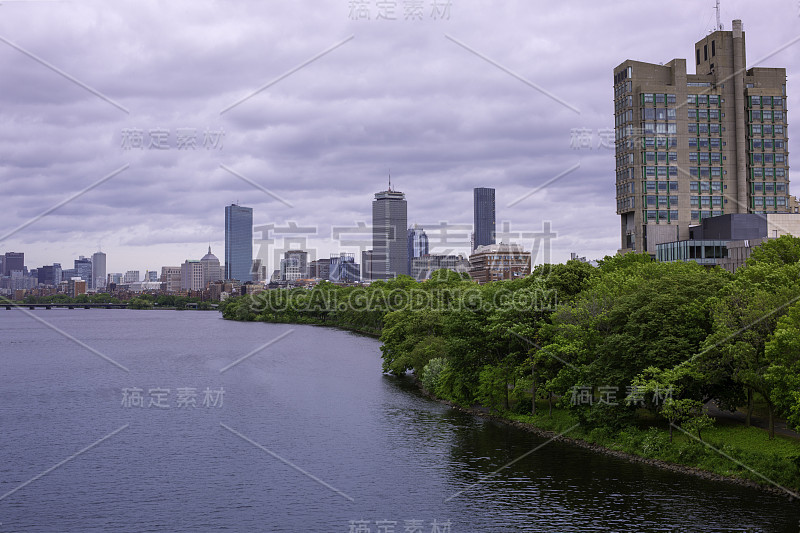 查尔斯河上空波士顿空中城市景观