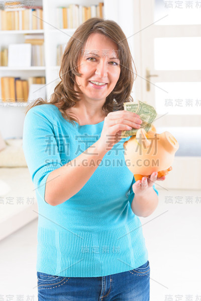 女人攒钱