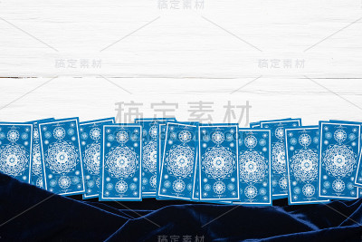 塔罗牌。