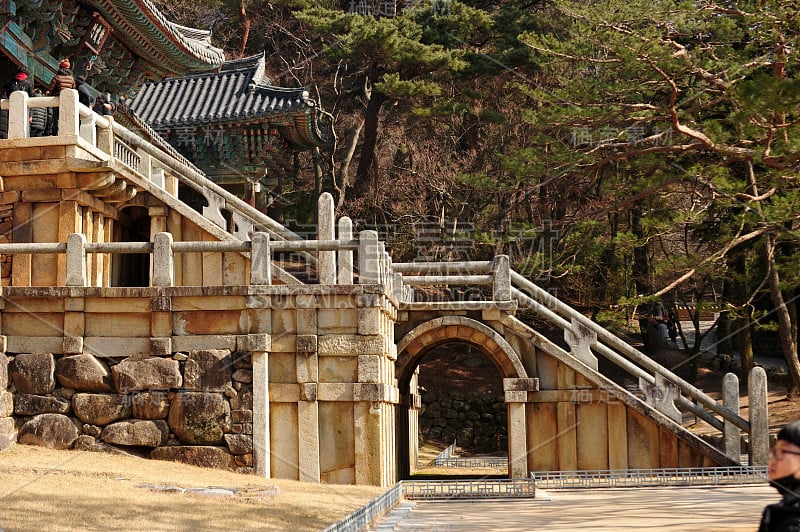 韩国庆州八宫寺的清宫白宫。