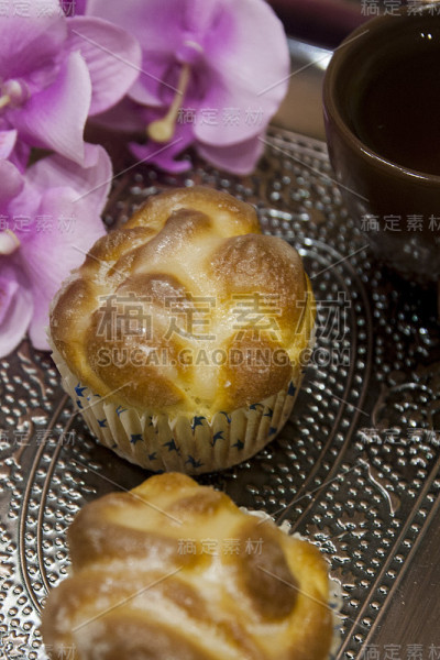 松饼——用糖霜烘烤甜面团