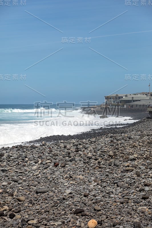 葡萄牙圣维森特地区马德拉北部海岸线的景色