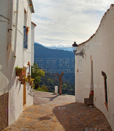 安达卢西亚的白色传统建筑——Genalguacil村