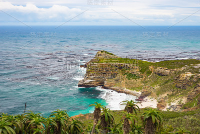 好望角和迪亚斯海滩是南非风景最优美的旅游景点之一。桌山国家公园，海角半岛。
