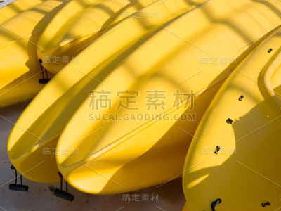皮艇在休息