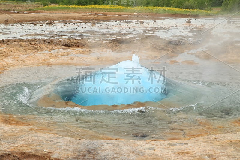 冰岛的 Strokkur Geysir