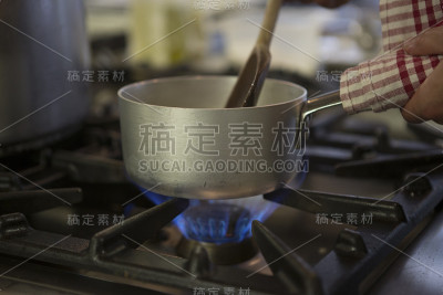 厨房烹饪