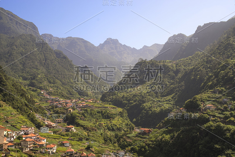 马德拉的梯田景观和崎岖的山景