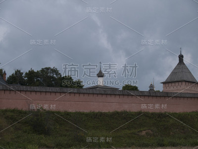 红墙红塔