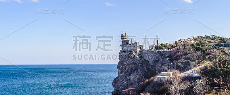 位于乌克兰南部克里米亚半岛雅尔塔和阿鲁普卡之间的装饰城堡——燕子之巢。它建于1911年至1912年间