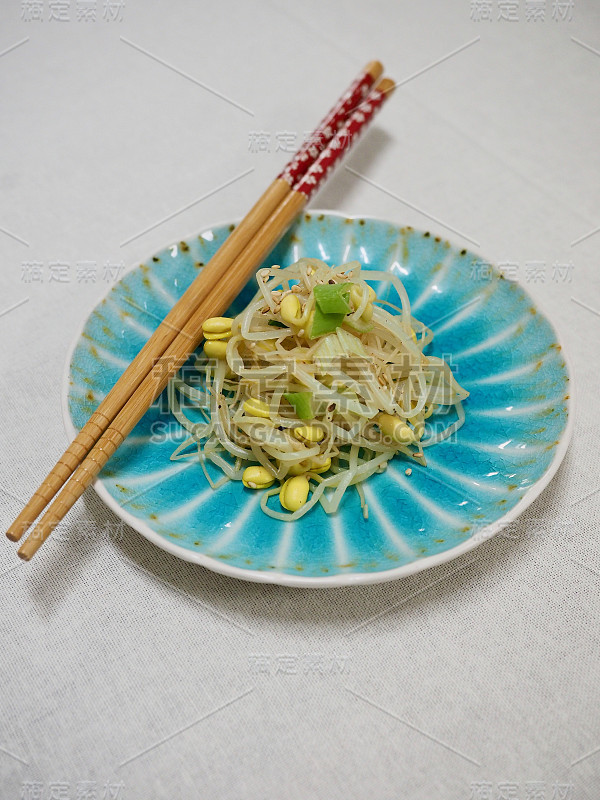 韩国菜调味豆芽，混合豆芽