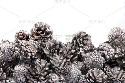 白色背景上的圣诞装饰