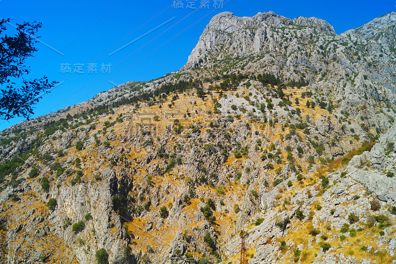 巍峨而难以接近的山脉。旧共和国武士,黑山。