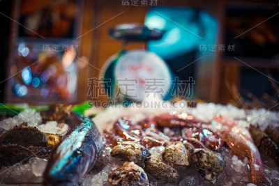 鱼市场里的新鲜海鲜