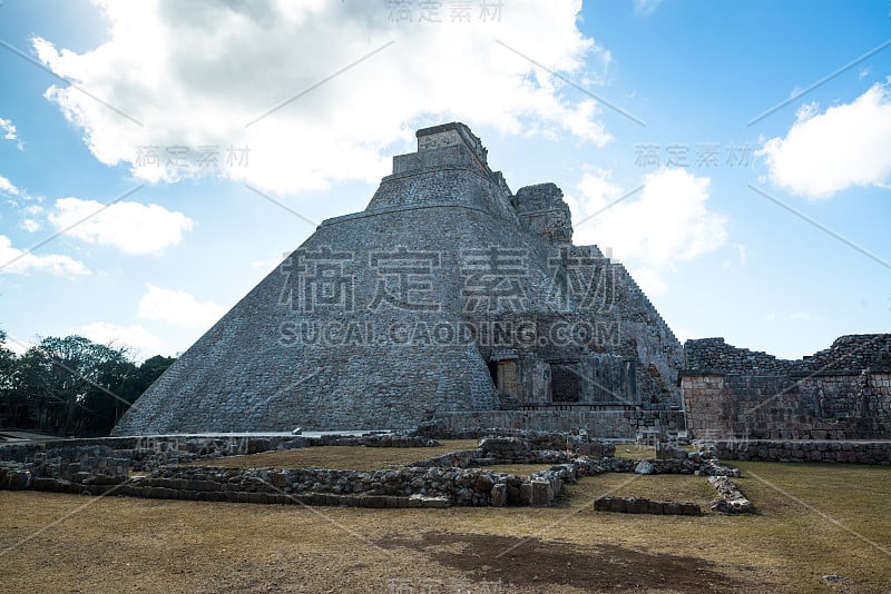 乌斯马尔考古区