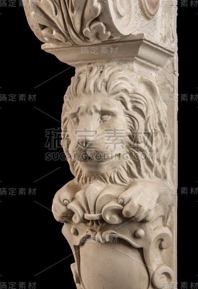 石膏狮子雕塑，pommel柱上的黑色背景