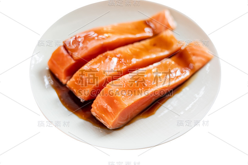 生鲑鱼淋酱