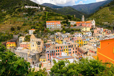 鸟瞰图Vernazza (Vulnetia)，一个小镇在La Spezia省，利古里亚，意大利。它是