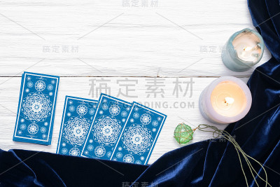 塔罗牌。