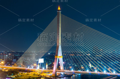 暮色中的曼谷拉玛八号桥，泰国