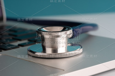 听诊器和笔记本