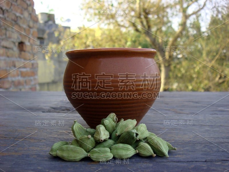 茶和小豆蔻