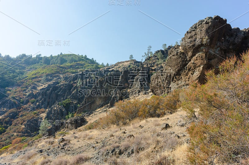 燕麦山矿山徒步旅行路线在卡利斯托加(纳帕谷)加利福尼亚独特的岩层