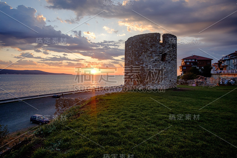 保加利亚内塞巴尔黑海海岸城堡塔的废墟