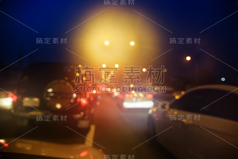 模糊抽象虚化的高速公路上的交通堵塞