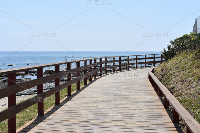 海滩附近的路