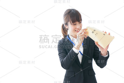 女商人很高兴得到回报
