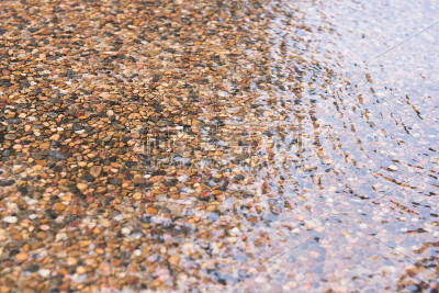 Pebblecrete湿车道