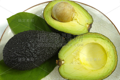 绿色新鲜鳄梨