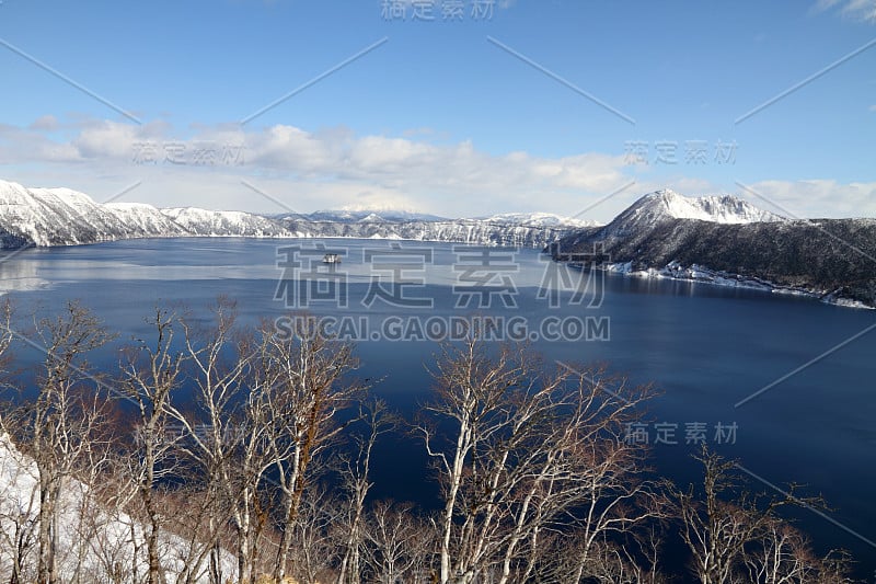 日本北海道的马淑湖