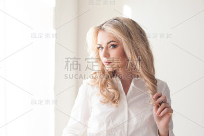穿着西装的女商人的肖像