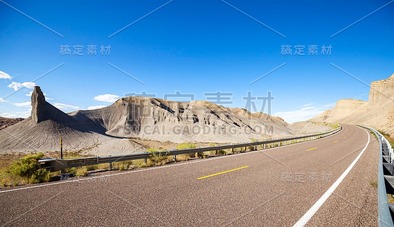 全景照片的沙漠道路，犹他州，美国