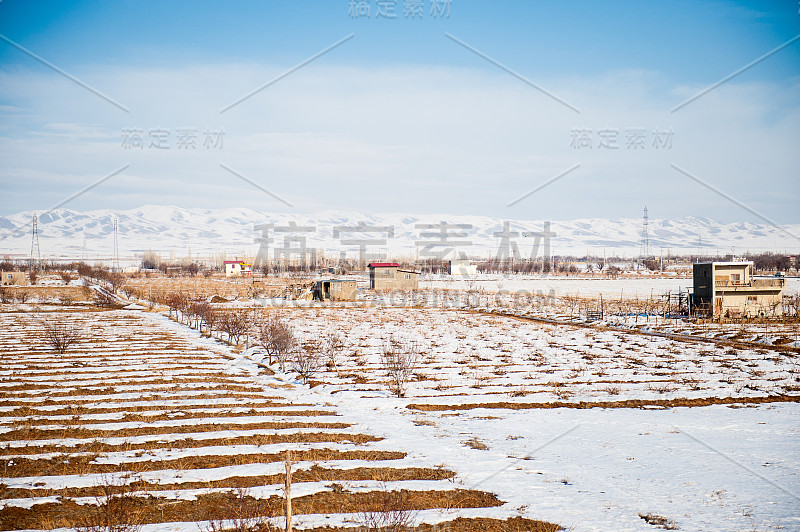 伊朗北部省份赞詹的冬天，伊朗山区被雪覆盖