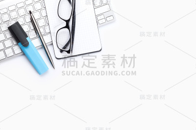的办公桌上