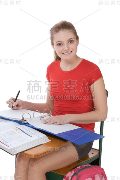 数学课上的白人女学生
