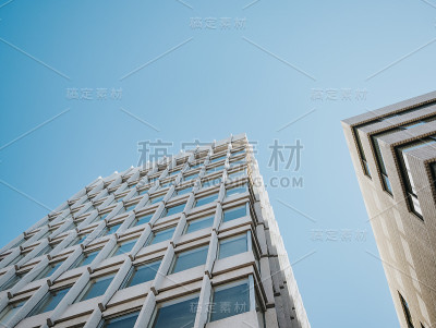 现代建筑商务区建筑外部透视蓝天背景